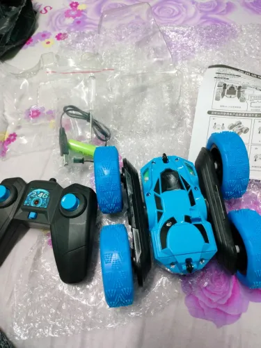 2.4G RC Stunt Car with 360° Rotation For Kids photo review