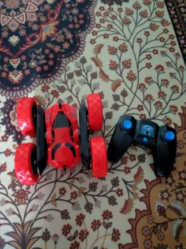 2.4G RC Stunt Car with 360° Rotation For Kids photo review