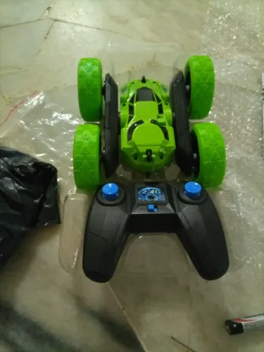 2.4G RC Stunt Car with 360° Rotation For Kids photo review