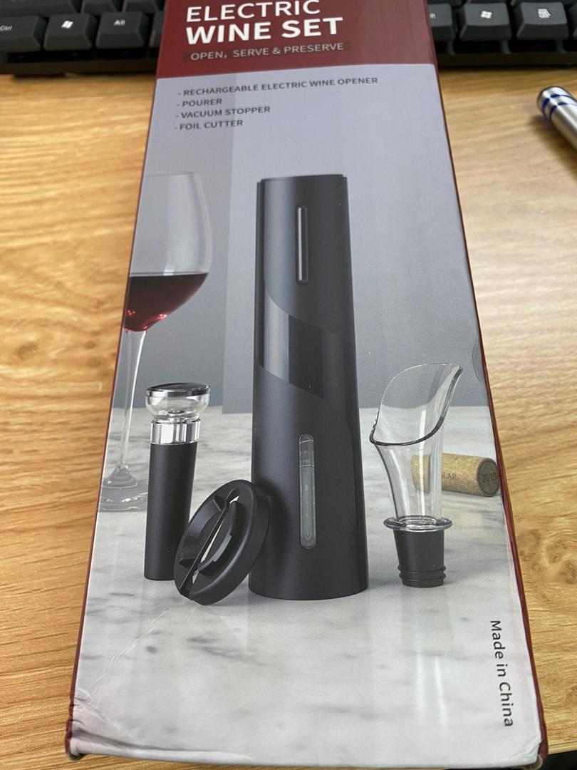 Rechargeable Electric Wine Bottle Opener Set photo review