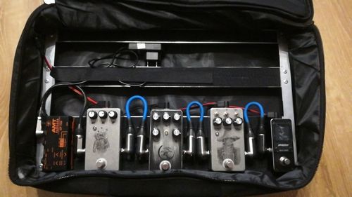 Small Guitar Pedalboard photo review