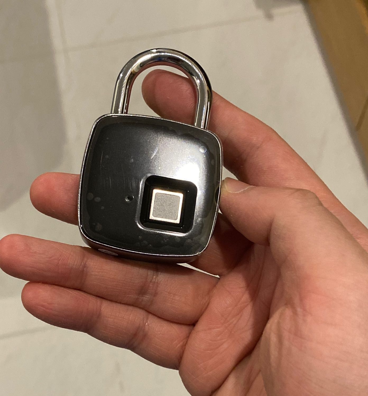 Smart Fingerprint Padlock photo review