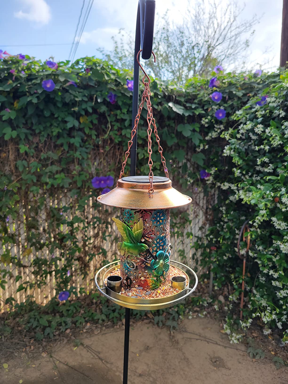 Solar Panoramic Iron Bird Feeder For Garden Decoration photo review