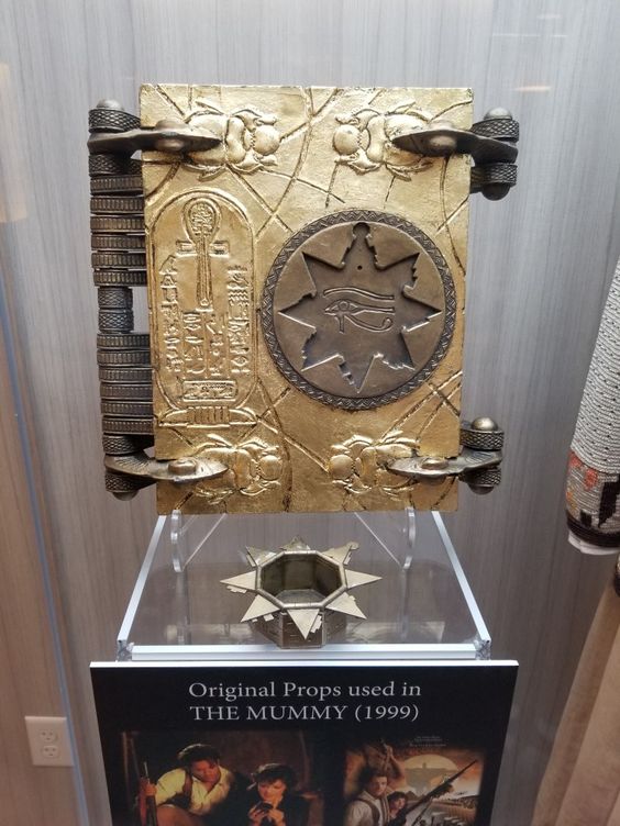 The Book Of The Dead ,The Book Of The Living– The Mummy Prop Replica photo review