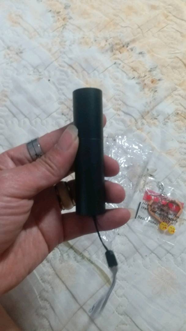 Convenient Retractable Mini Portable Flashlight photo review