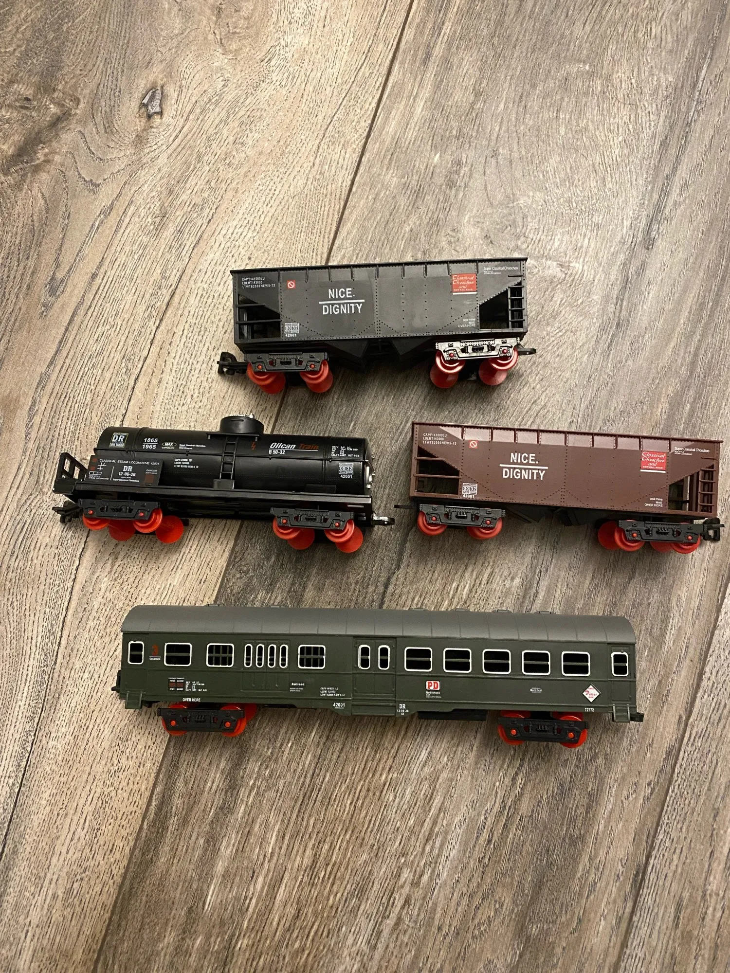 Train Track Cargo Car Carriage Wagons Models photo review