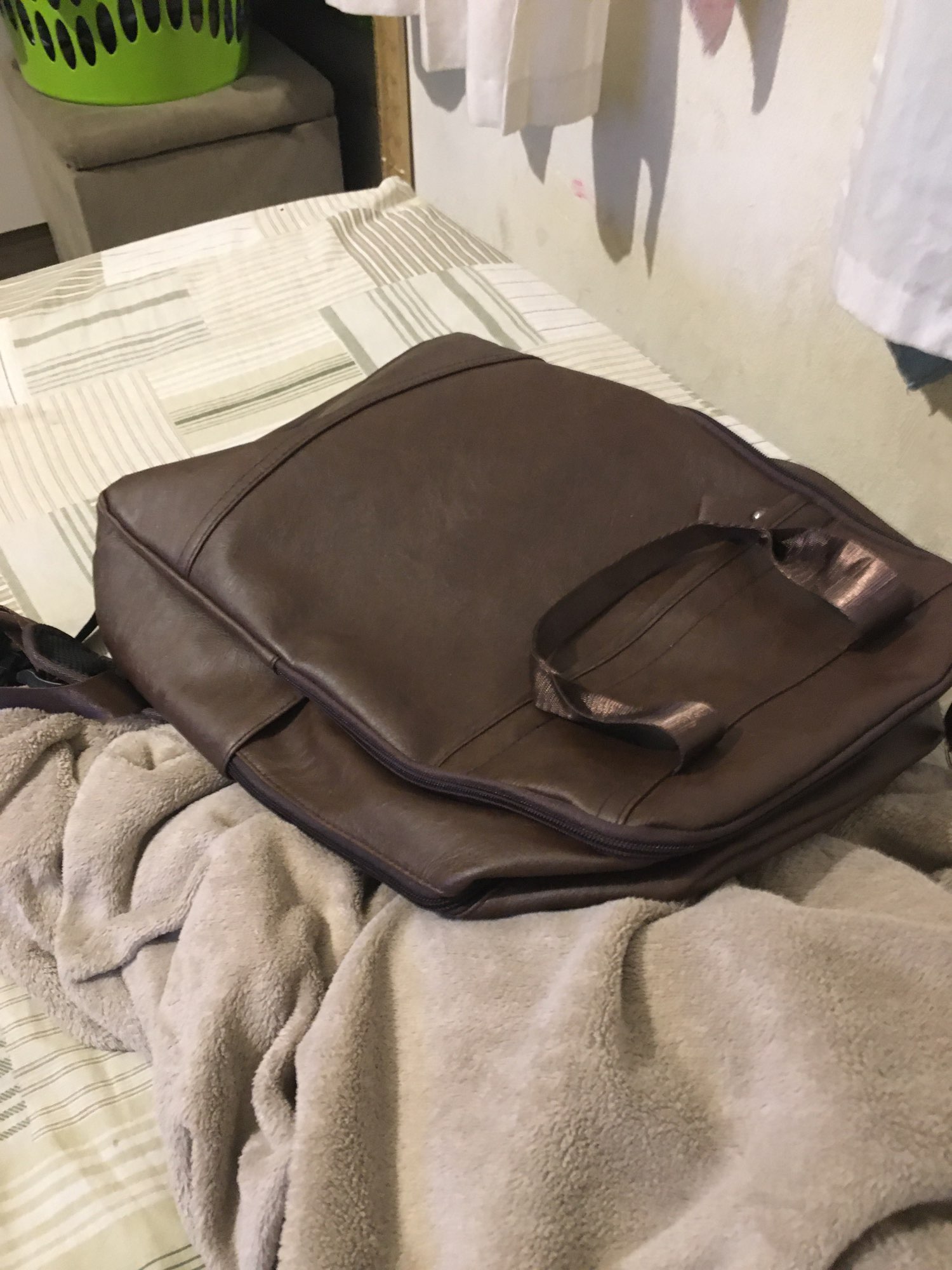 Leather Backpack For Office Men With Convenient And Elegant Laptop Storage photo review