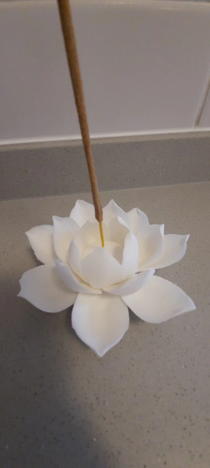 White Ceramic Lotus Incense Burner - Aromatherapy Diffuser for Home Decor photo review