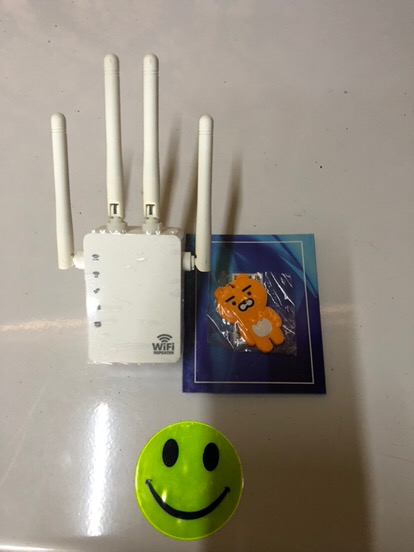 Wi-Fi Range Extender Wall Plug, Wireless Wi-Fi Signal Booster Repeater photo review