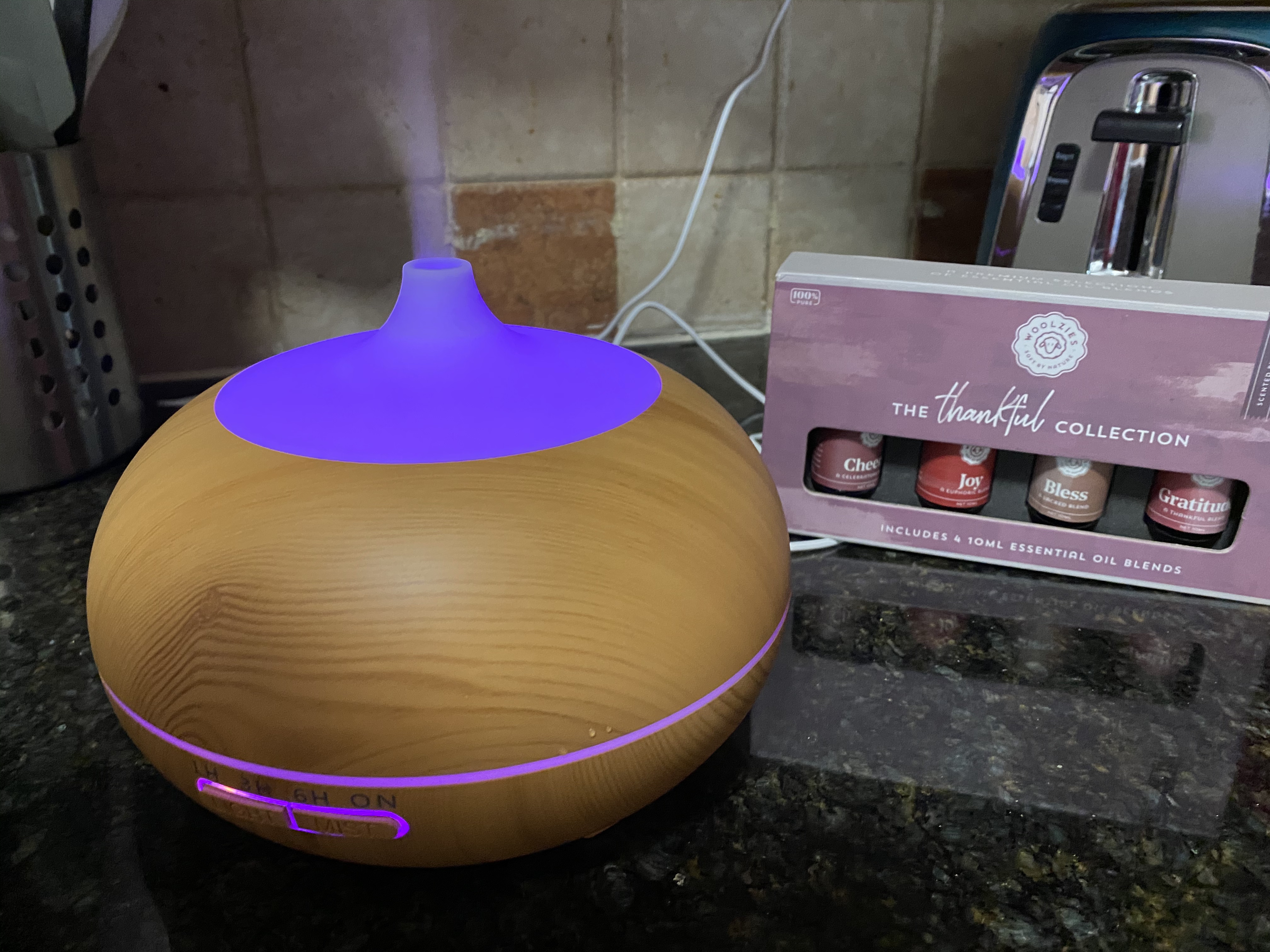 Wood Grain Aromatherapy Machine 300ML, Essential Oil Diffuser photo review