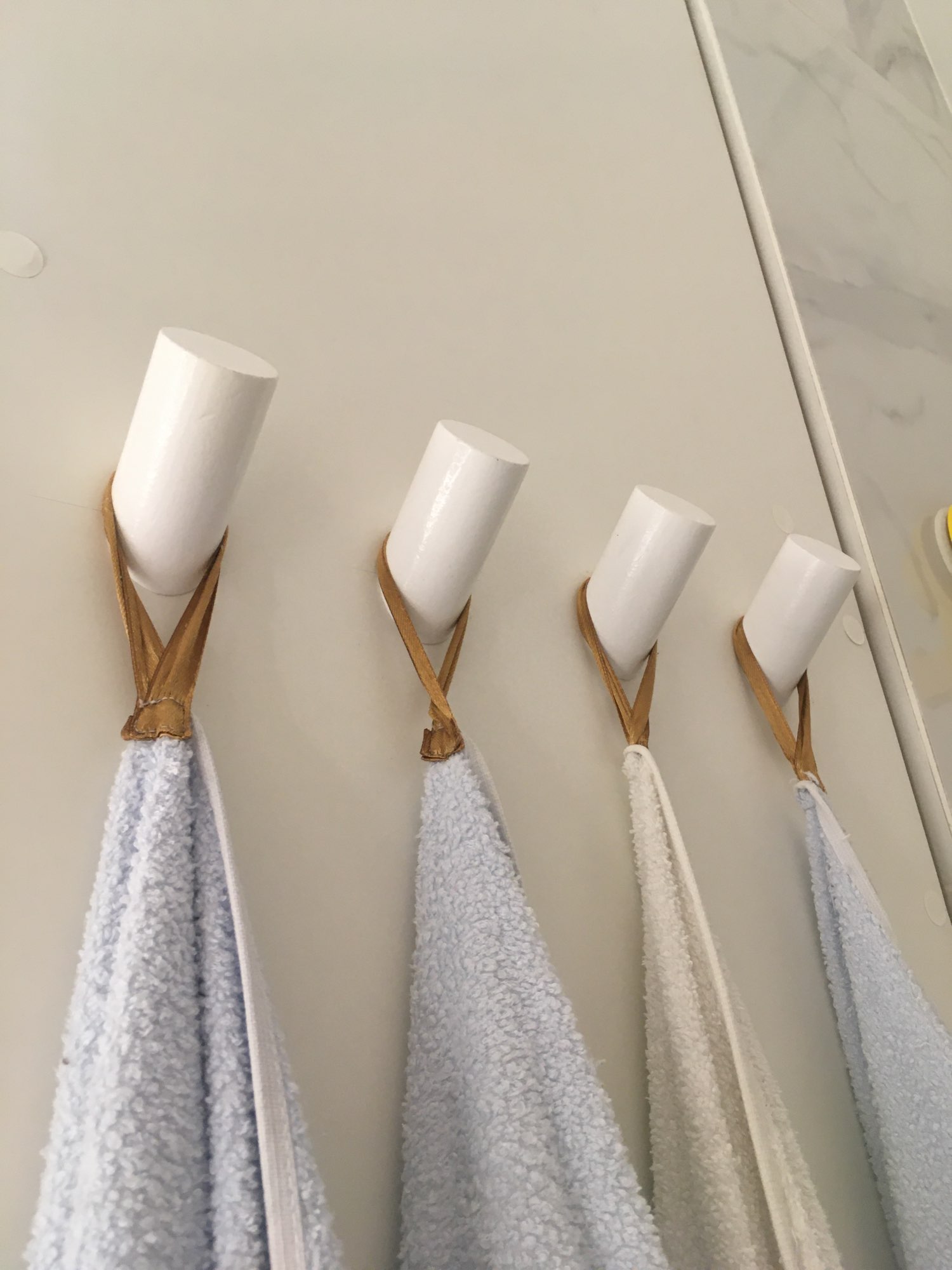 Wooden Clothes Hangers for Easy Organization photo review