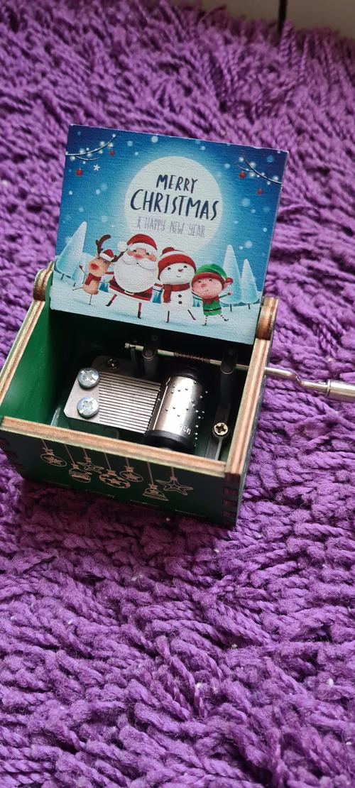 Hand Cranked Wooden Christmas Music Box photo review