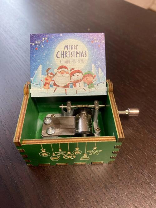 Hand Cranked Wooden Christmas Music Box photo review